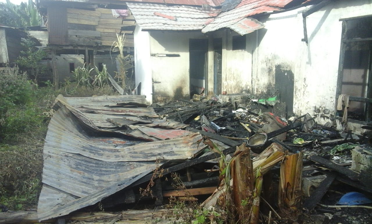 Amukan Jago Merah Nyaris Ratakan Perumahan Bidan PKM Pasilambena Selayar