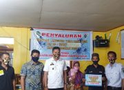 Bhabinkamtibmas Desa Punaga bersama Babinsa pantau penyaluran BLT DD