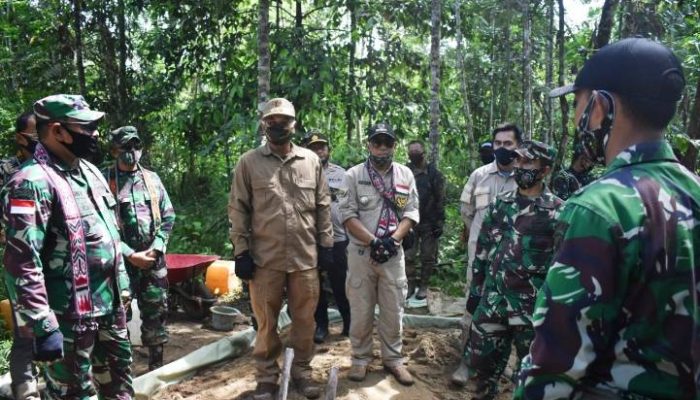 Danrem 121/Abw Tinjau Pelaksanaan TMMD ke-108 Kodim 1203/Ktp