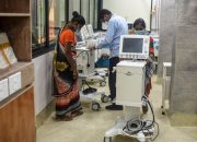 Kasus coronavirus India mencapai rekor tertinggi di tengah hujan monsun