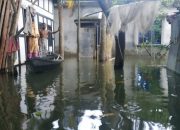 Ribuan orang berjuang untuk tetap bertahan saat banjir Bangladesh datangkan malapetaka
