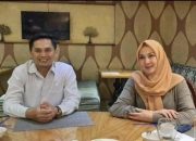 Gun Gun Gunawan Di Dampingi Aktris Dina Lorenza di Pilkada Kabupaten Bandung
