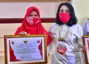 Jadi Penggerak Pendataan Anak Tidak Sekolah, Ketua TP PKK Takalar Raih Penghargaan