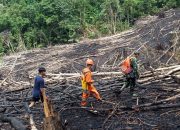 Koramil Ambalau Bersama Relawan Cek Titik Api di Desa Ng. Ambalau