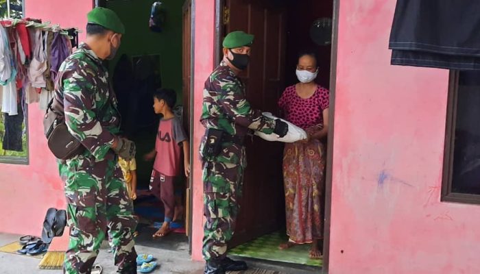 Peduli Sesama, Babinsa Koramil Kurun Bantu Warga Kurang Mampu