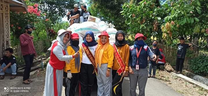 Bersama Warganya, Kepala Desa Tanah Harapan Ambil bagian dalam Aksi Gerakan Bersih-Bersih Sedunia