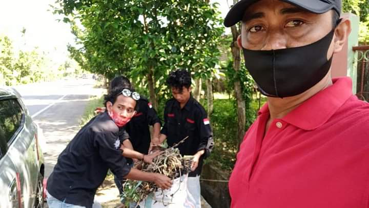 Bersama Warganya, Kepala Desa Tanah Harapan Ambil bagian dalam Aksi Gerakan Bersih-Bersih Sedunia