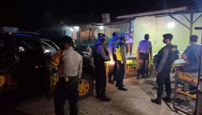 Personil Polres Sinjai Rutin Patroli Blue light dan Operasi Yustisi Protkes