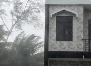 Dua tewas, 26 hilang saat Topan Molave menghantam Vietnam