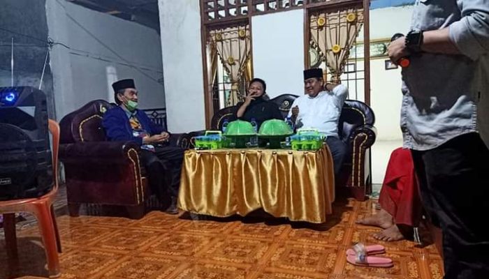 Sosialisasi Dan Silaturahim Asik Di rumah Mantan Kepala Desa Tanah Harapan