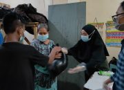 Bakti Sosial, Komunitas Dinding Manado Bagikan masker, hand sanitizer dan Sembako di Pasar Bersehati