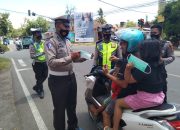 Hari Ke-4 Operasi Zebra, Satuan Lalu Lintas Polres Sinjai lakukan Sosialisasi dan Bagi Masker