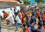 TNI-Polri, Basarnas Bersama Warga Evakuasi Mayat Nelayan di Perairan Kabetan Tolitoli