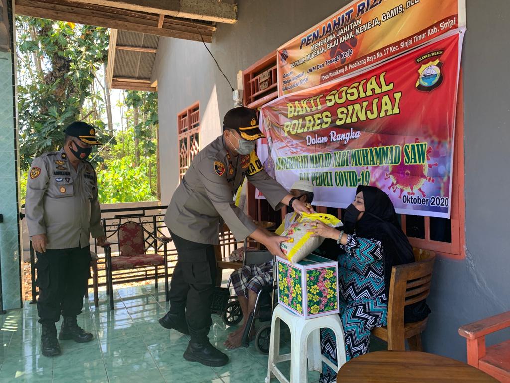 Sambut Maulid Nabi Muhammad SAW, Kapolres Sinjai Gelar Bakti Sosial