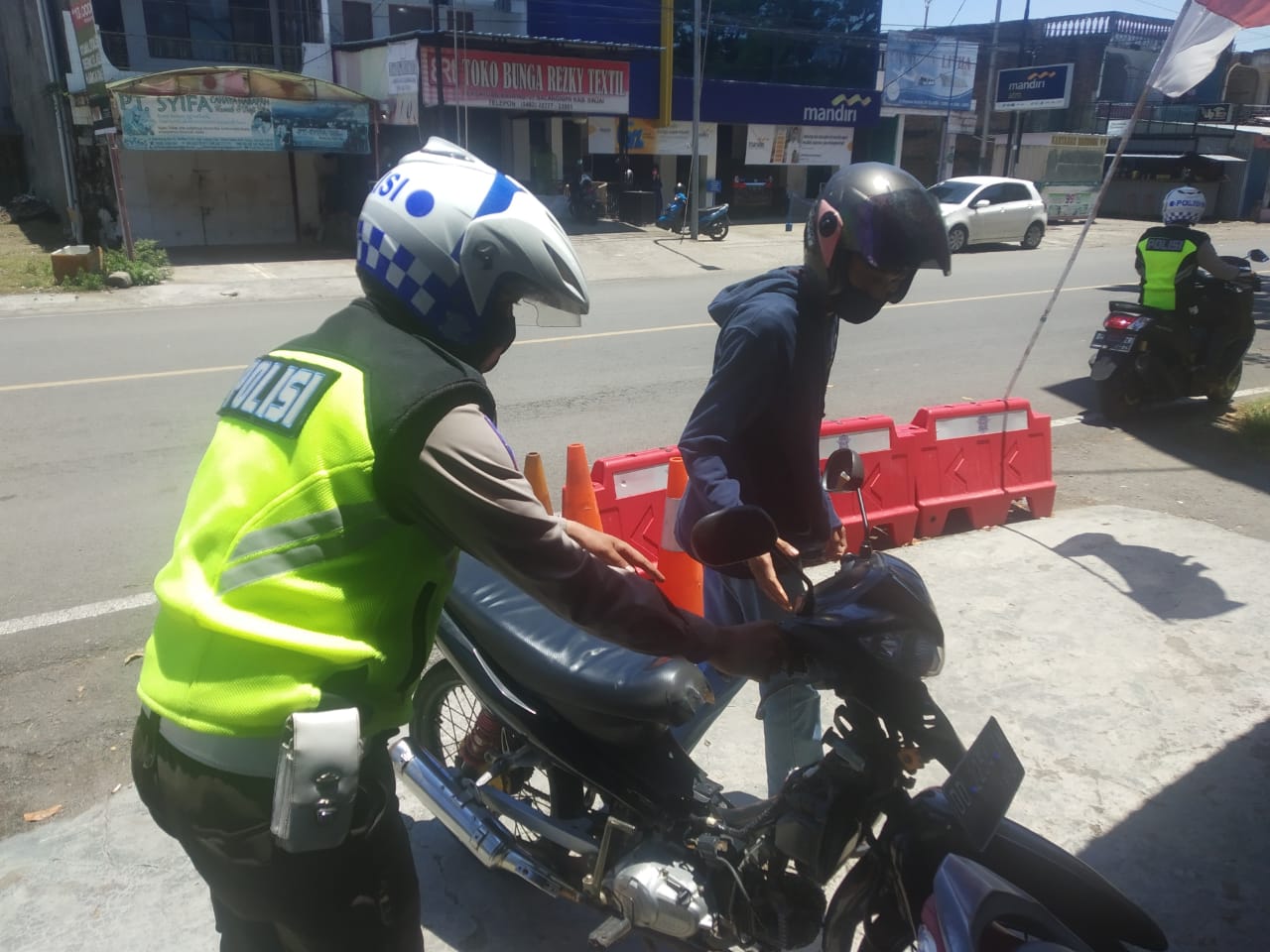 Hari Ke-3 Operasi Zebra 2020, Sat Lantas Polres Sinjai Tilang 8 Pengendara dan 15 Teguran