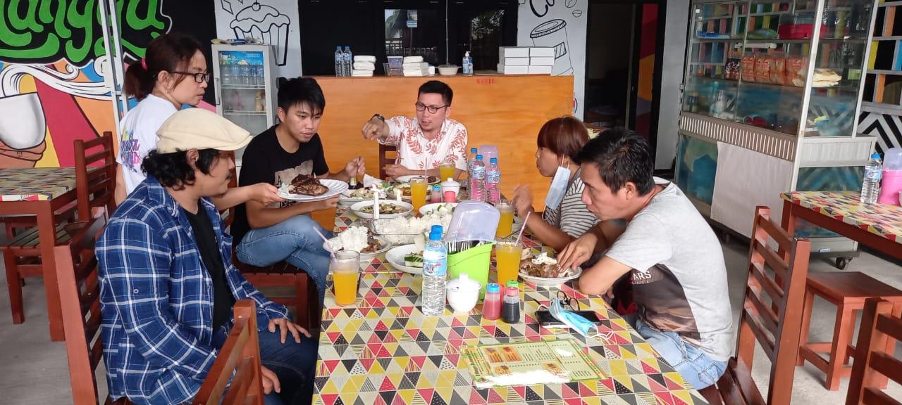 Ke Kota Bitung, Tidak Asik Jika Tak Berkunjung Di RM D'Mangga & Cafe