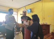 Subhanallah, Bhabinkamtibmas Polsek Biau Bagikan Al Qur’an di TPA Desa Taluan