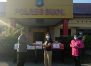 Jumat Berkah, Bhayangkari Polres Buol Bagikan Makanan Siap Saji di Desa Lakuan Buol