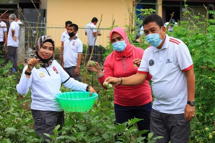 Lapas Kelas IIA Watampone Gelar Panen Raya Sayur Hasil Kebun Warga Binaan