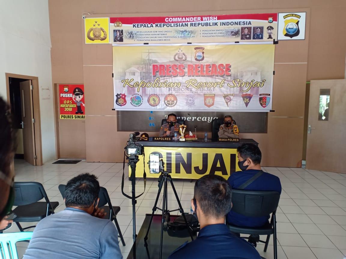 Kapolres Sinjai Press Release Refleksi Akhir Tahun Secara Live Streaming