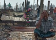 Api menghancurkan ratusan rumah di kamp pengungsi Rohingya