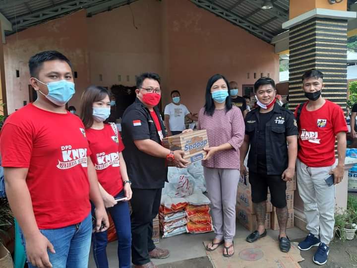 KNPI Minsel berikan bantuan ke korban bencana, Umpel: Pemkot Manado harus perhatikan masalah ini