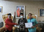 Raja Gowa Serahkan Bantuan untuk Korban Bencana Gempa Sulbar