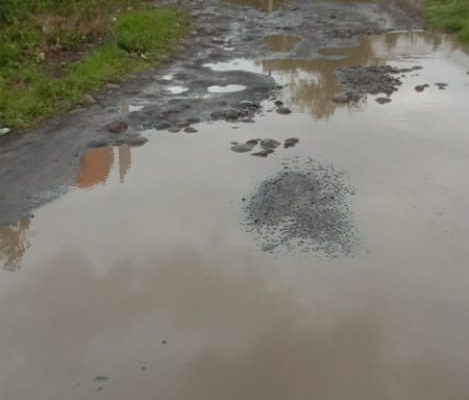 Jalananya Rusak Parah, Warga Manjangloe Harapkan Perbaikan