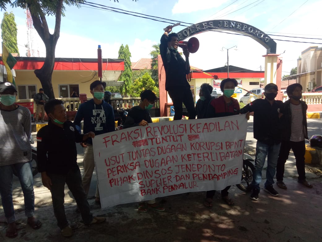 Gelar Aksi, Fraksi Revolusi Keadilan Desak Bupati Jeneponto Copot Kadis Sosial