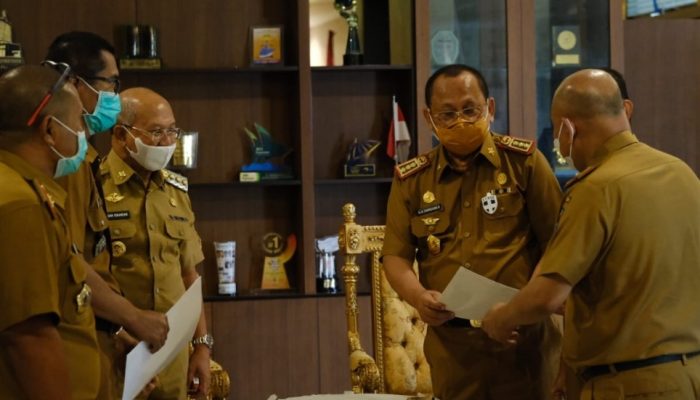 Dua Sekertaris di Jeneponto Terima SK-PLT Kadis