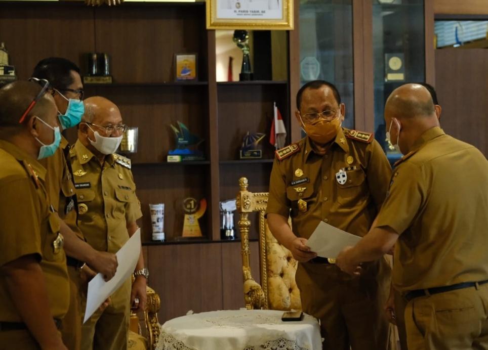 Dua Sekertaris di Jeneponto Terima SK-PLT Kadis