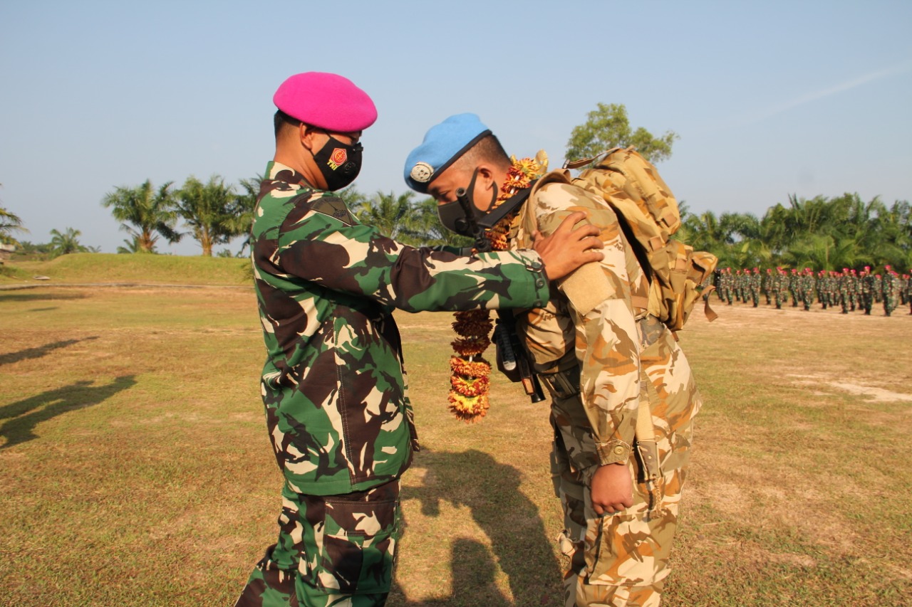 Upacara Penutupan SATGAS TNI Kontingen Garuda Unifil dan SATGAS TNI RDB XXXIX-B Monusco 2020 Batalyon Infanteri 8 Marnir