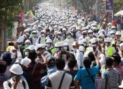 Paramedis Myanmar menghadapi peluru karena merawat pengunjuk rasa yang terluka