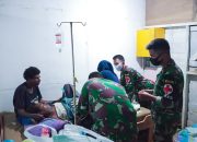 Aksi Satgas Yonif 611/AWL Diujung Tapal Batas Papua, Bantu Proses Persalinan