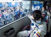 Orang Amerika, Rusia berlabuh di ISS dalam penerbangan untuk menghormati orang pertama di luar angkasa