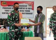 Jalin komunikasi Sosial Dengan Masyarakat Desa Dafala, Dansektor Timur Letkol Bayu Sigit Komsos Serahkan Bantuan Tali Asih