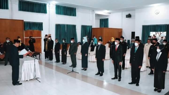 Bupati Buton Utara Lantik Pj. Sekda, Tujuh Pejabat Administrator dan 1 Pejabat Fungsional Auditor Ahli Pertama