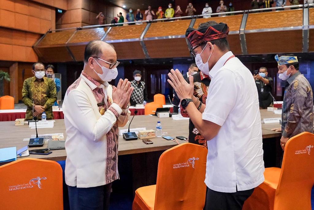Dorong Sektor Pariwisata dan Ekonomi Kreatif, Bupati Konsel Bertemu Menteri Sandiaga