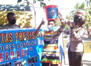 Satlantas Polres Lotim,  Air Bersih 8000 Liter di Bagi Ke Warga Pijot