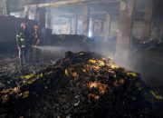 Terkunci saat kebakaran, 52 orang pekerja di pabrik Bangladesh tewas