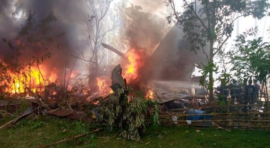 Pesawat militer Filipina jatuh tewaskan sedikitnya 17 orang
