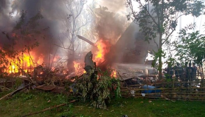 Pesawat militer Filipina jatuh tewaskan sedikitnya 17 orang
