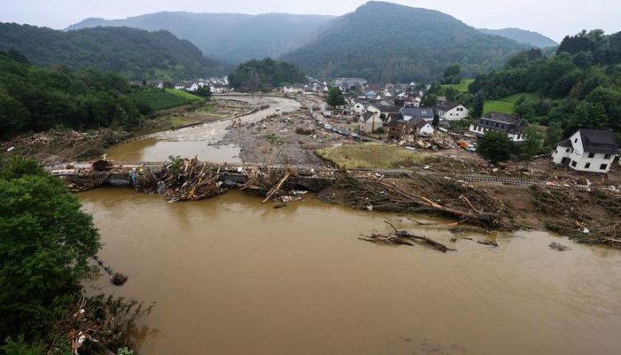 Korban tewas dari banjir Eropa mencapai 150 orang saat air surut