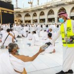 Bisa umrah lagi setelah lama vakum karena pandemi, Jamaah umrah asing ungkapkan kebahagiaannya