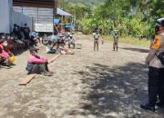 Mendisiplinkan Masyarakat Terhadap Prokes, Sat Binmas Polres Tolikara Laksanakan Sosialisasi dan Edukasi
