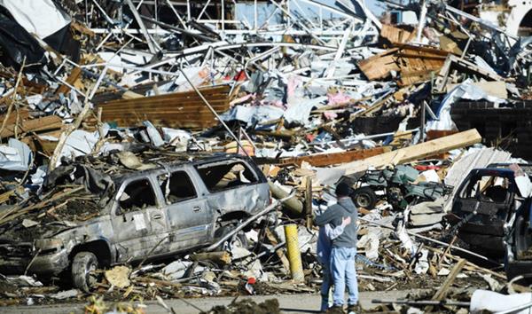 Presiden AS Joe Biden menyatakan bencana besar di Kentucky setelah tornado menewaskan puluhan orang
