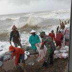 Cuaca Buruk, Babinsa Himbau Masyarakat Waspada