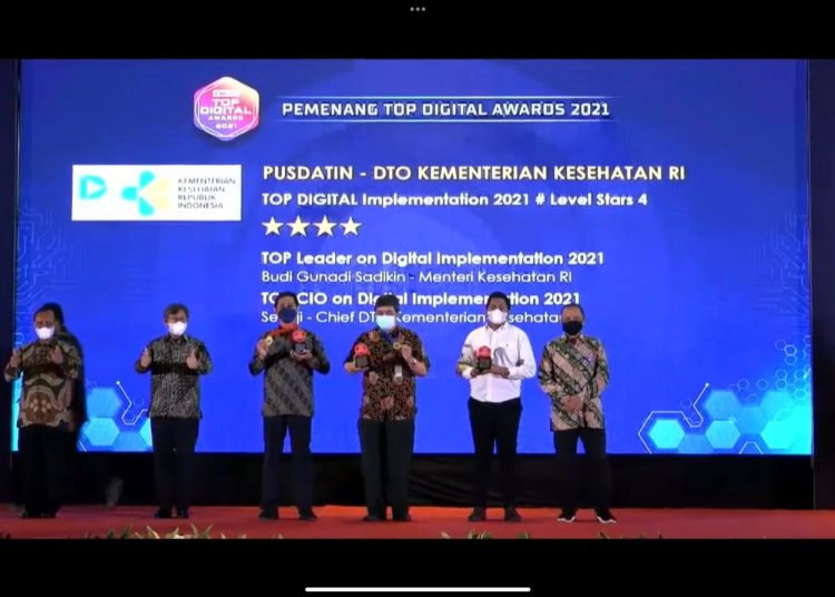 Pusat Data dan Informasi - DTO Kemenkes Raih TOP DIGITAL Awards 2021