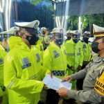 Sukseskan Vaksinasi, 6 Personil Satlantas Polres Takalar Raih Penghargaan