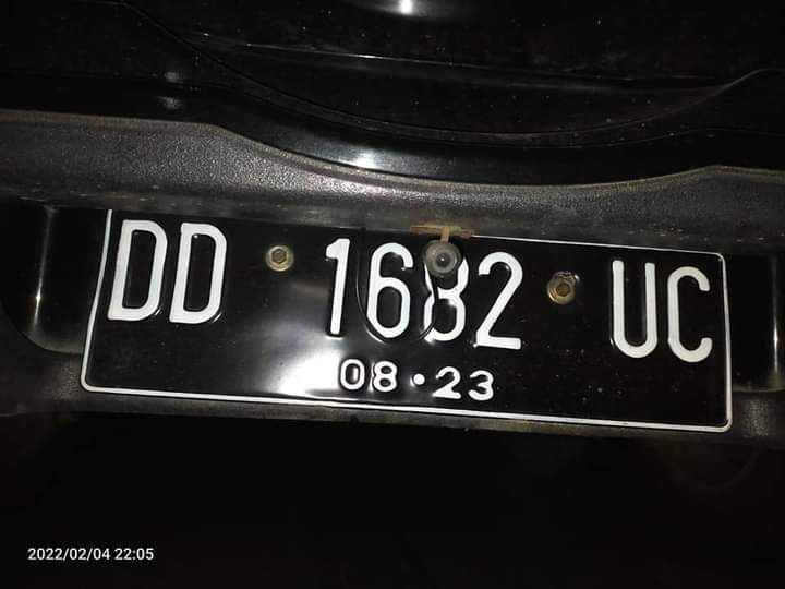 Breaking News: Mobil Toyota RUSH Ber Plat DD 1682 UC Menabrab Mobil Terparkir di Jeneponto